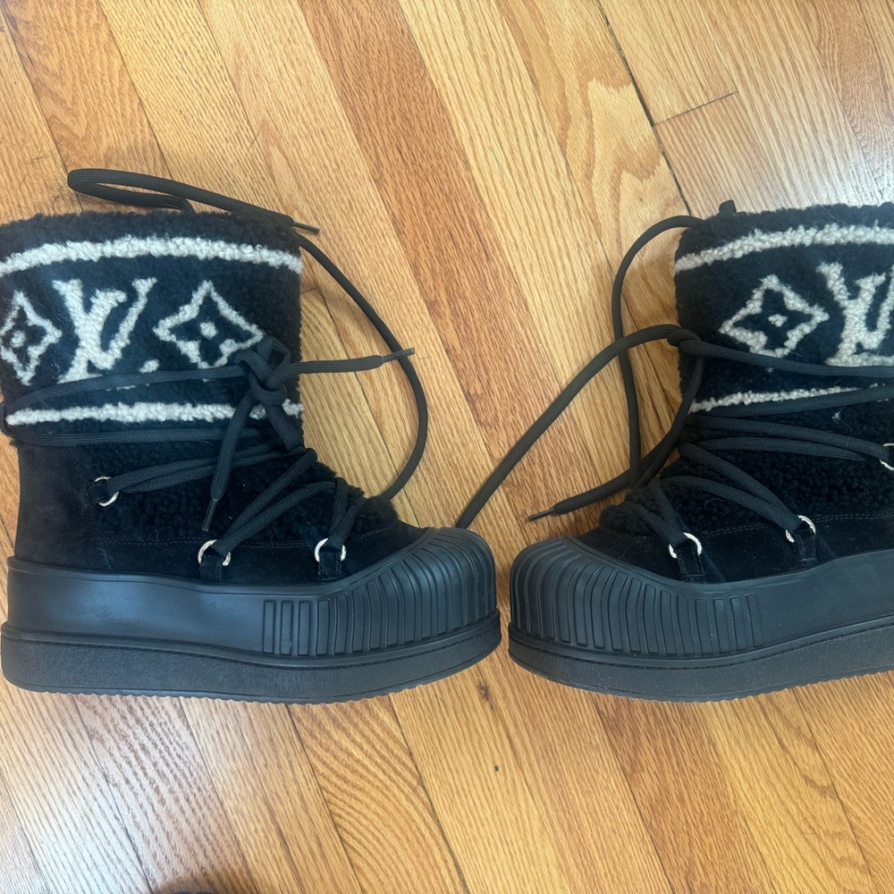 Louis Vuitton Shearling Monogram boots